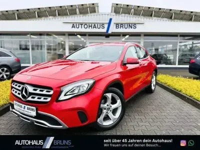 Używany Mercedes GLA180 Urban 122 KM (89 kW) 2018 Czerwony SUV