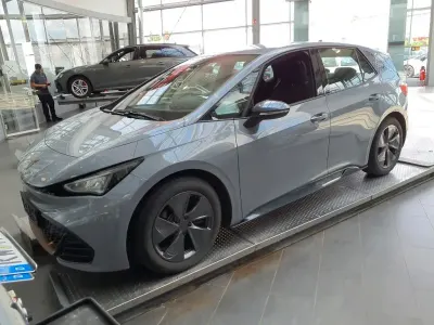 Gebraucht Cupra Born 150 kW (204 PS) 2023 Vaporgrau Kleinwagen