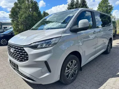 Gebraucht Ford Tourneo Titanium 150 PS (110 kW) 2025 Grau Van / Kleinbus
