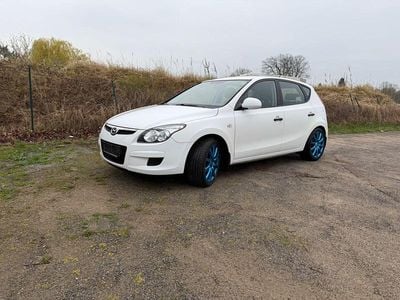 Second-hand Hyundai i30 Comfort 109 CP (80 kW) 2009 Alb Berlinǎ