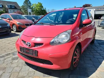 Gebraucht Toyota Aygo Cool 68 PS (50 kW) 2008 Rot Kleinwagen