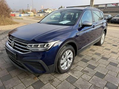 Blau Gebraucht 2022 VW Tiguan Allspace Life SUV | 34.580 € (Fairer Preis)