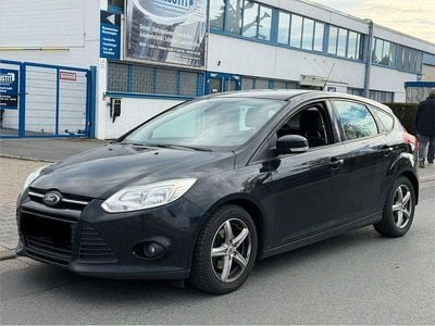Usata Ford Focus Trend 105 CV (77 kW) 2013 Argento Berlina