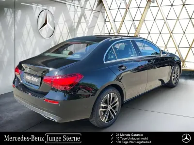 Gebraucht Mercedes A200 Progressive 163 PS (119 kW) 2024 Metalliclack kosmosschwarz Limousine
