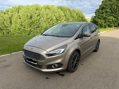 Gebraucht Ford S-MAX Titanium 190 PS (139 kW) 2018 Grau Van / Kleinbus