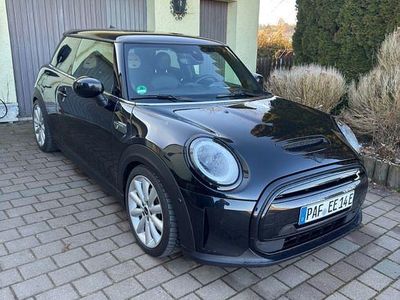 Gebraucht Mini Cooper SE 135 kW (184 PS) 2023 Schwarz Kleinwagen