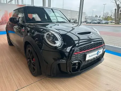 Używany Mini John Cooper Works 231 KM (169 kW) 2022 Czarny Hatchback