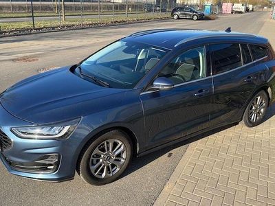 Gebraucht Ford Focus Titanium 125 PS (91 kW) 2023 Blau Kombi