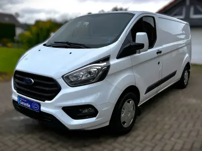 Gebraucht Ford 300 105 PS (77 kW) 2022 Weiß Van / Kleinbus