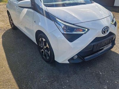 Gebraucht Toyota Aygo Team 72 PS (52 kW) 2021 Weiß Kleinwagen