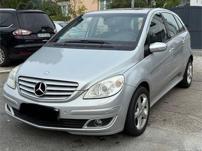 Mercedes B200