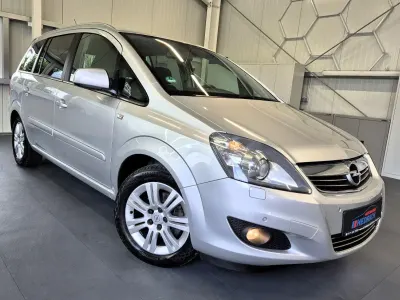 Gebraucht Opel Zafira Family 140 PS (102 kW) 2012 Silber Van / Kleinbus