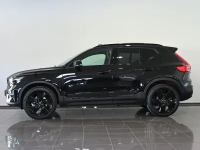Używany Volvo XC40 Ultra 197 KM (144 kW) 2025 Czarny SUV