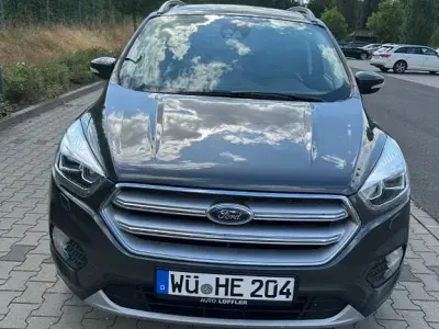 Gebraucht Ford Kuga Titanium 150 PS (110 kW) 2017 Grau SUV