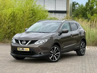 Gebraucht Nissan Qashqai Tekna 131 PS (96 kW) 2015 Braun SUV