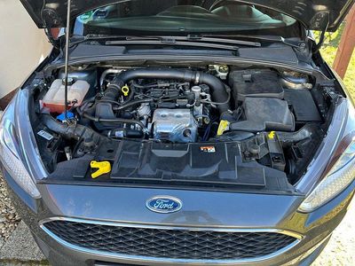 Gebraucht Ford Focus Business Edition 125 PS (91 kW) 2016 Grau Kombi