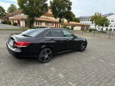 Gebraucht Mercedes E200 136 PS (100 kW) 2015 Schwarz Limousine