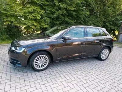 Gebraucht Audi A3 Ambiente 140 PS (102 kW) 2013 Braun Limousine