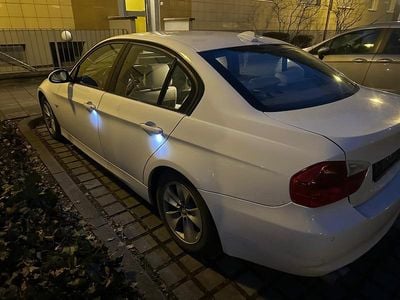 Gebraucht BMW 325 218 PS (160 kW) 2008 Weiß Limousine