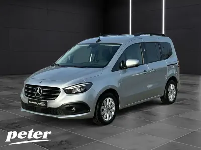 Gebraucht Mercedes T180 Progressive 116 PS (85 kW) 2024 Helvinsilber Van / Kleinbus