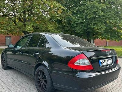 Schwarz Gebraucht 2009 Mercedes E200 Limousine | 8.300 € (Fairer Preis)