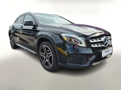 Gebraucht Mercedes GLA180 AMG line 122 PS (89 kW) 2019 Kosmosschwarz metallic SUV
