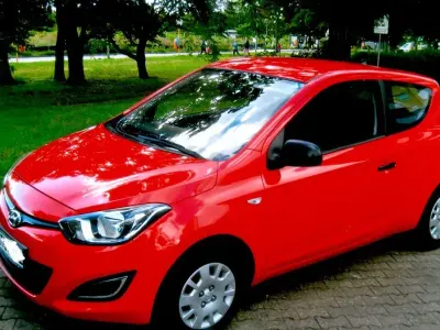 Gebraucht Hyundai i20 Classic 86 PS (63 kW) 2013 Rot Kleinwagen