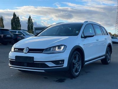 Gebraucht VW Golf Alltrack Basis 184 PS (135 kW) 2016 Weiß Kombi