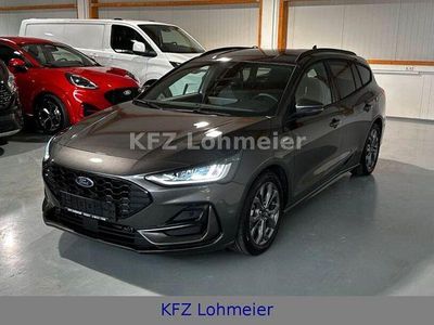 Grau Neu 2025 Ford Focus ST-Line X Limousine | 30.990 € (Fairer Preis)