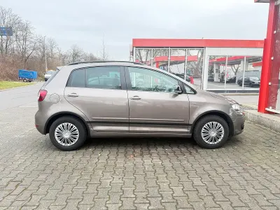 Używany VW Golf Sportsvan 105 KM (77 kW) 2012 Brązowy Minivan