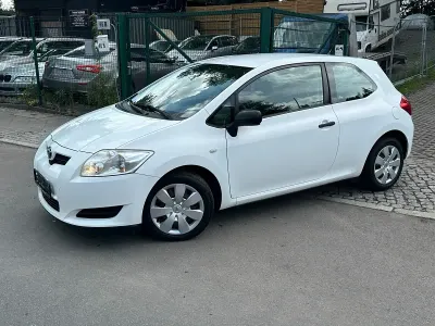 Gebraucht Toyota Auris 96 PS (70 kW) 2006 Weiß Kleinwagen