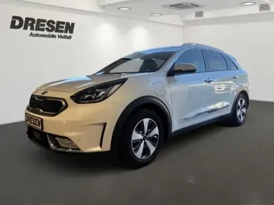 Gebraucht Kia Niro Spirit 105 PS (77 kW) 2017 Swp) snow white pearl (weiss SUV