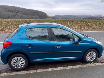 Gebraucht Peugeot 207 73 PS (53 kW) 2009 Blau Kleinwagen