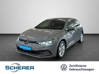 Używany VW Golf VIII Life 150 KM (110 kW) 2022 Szary Sedan/Limuzyna