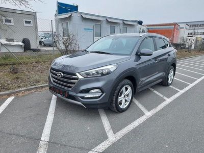 Grau Gebraucht 2016 Hyundai Tucson Style SUV | 13.490 € (Fairer Preis)