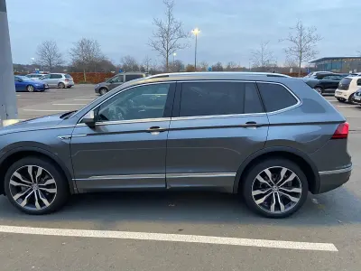 Usata VW Tiguan Allspace R-line 200 CV (147 kW) 2020 Grigio SUV