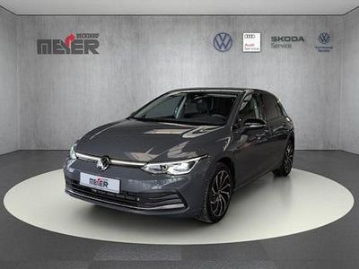 Gebraucht VW Golf VIII Move 130 PS (95 kW) 2023 Grau Limousine