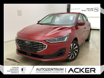 Gebraucht Ford Focus Titanium 155 PS (114 kW) 2024 Rot Limousine
