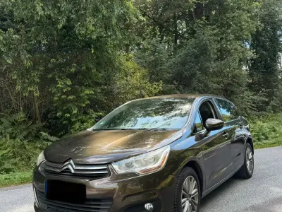 Gebraucht Citroën C4 108 PS (79 kW) 2011 Braun Limousine