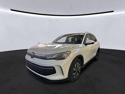Gebraucht VW Tiguan Life 150 PS (110 kW) 2024 Pure white SUV