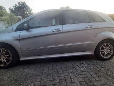 Grau Gebraucht 2005 Mercedes 170 Kombi | 1.299 € (Superpreis)