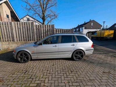 Silber Gebraucht 2001 BMW 320 M Sport Kombi | 1.750 € (Superpreis)