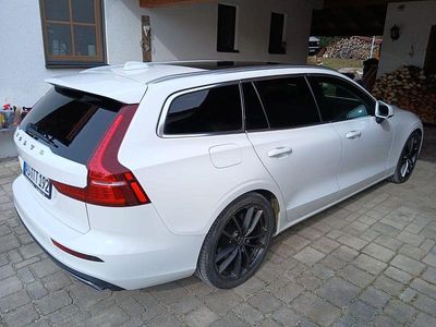 Gebraucht Volvo V60 392 PS (288 kW) 2021 Weiß Kombi