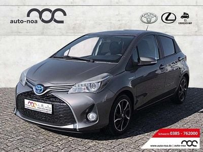 Gebraucht Toyota Yaris Hybrid Lounge 101 PS (74 kW) 2015 Grau Kleinwagen