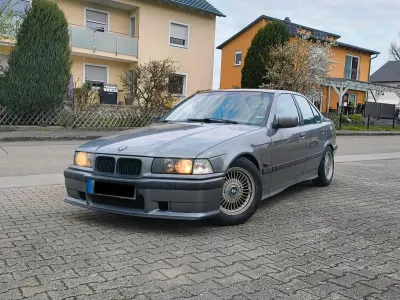 Gebraucht BMW 318 M Sport 130 PS (95 kW) 1996 Grau Limousine