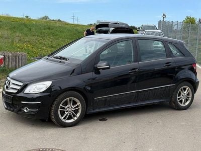 Second-hand Mercedes B180 109 CP (80 kW) 2010 Negru Monovolum