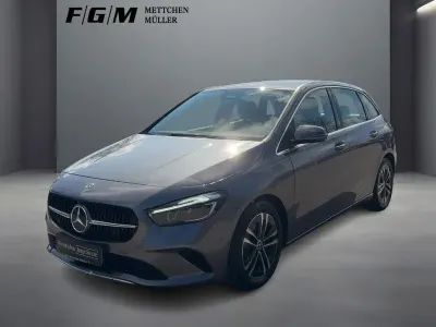 Gebraucht Mercedes B180 Progressive 136 PS (100 kW) 2025 Metalliclack mountaingrau Van / Kleinbus