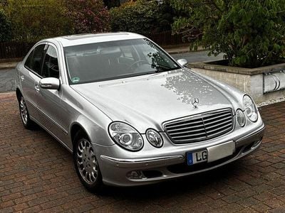 Usata Mercedes E240 177 CV (130 kW) 2004 Argento Berlina