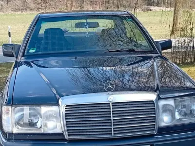 Gebraucht Mercedes 230 132 PS (97 kW) 1992 Blau Coupé
