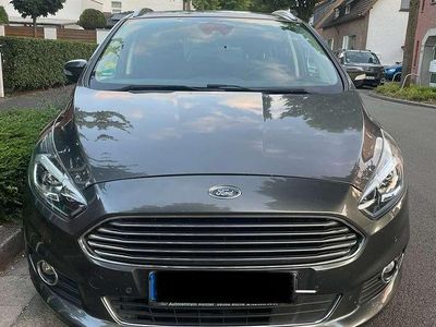 Gebraucht Ford S-MAX Titanium 150 PS (110 kW) 2016 Grau Van / Kleinbus